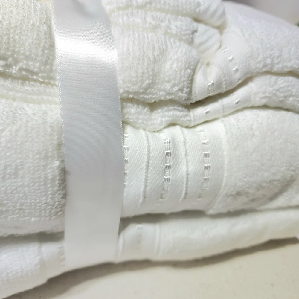 Luxury White 6 Pc Towel Set New With Tags